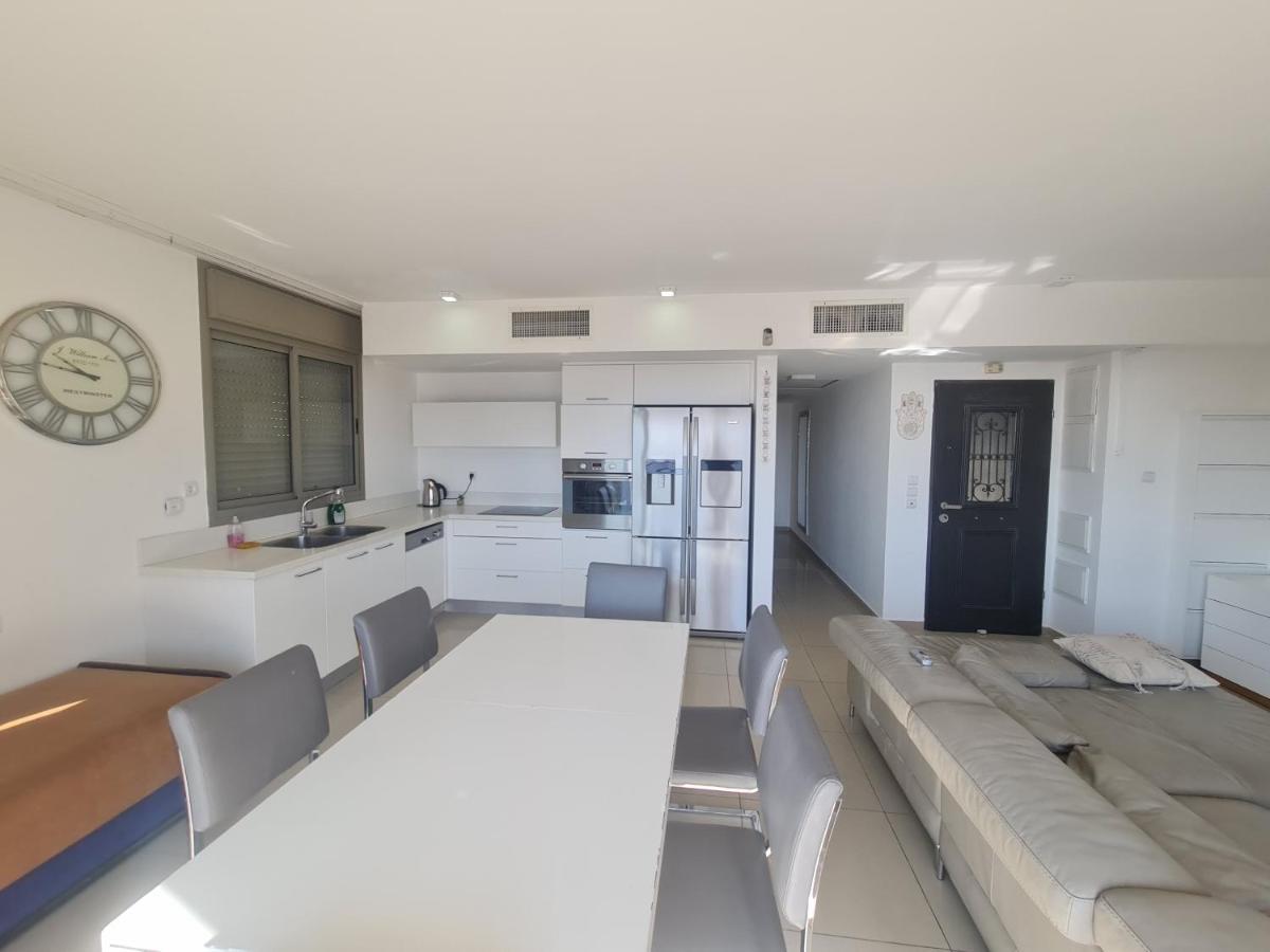 Top-Luxury Exclusive Аpt With Jacuzzi In Front Of The Sea Eilat Buitenkant foto